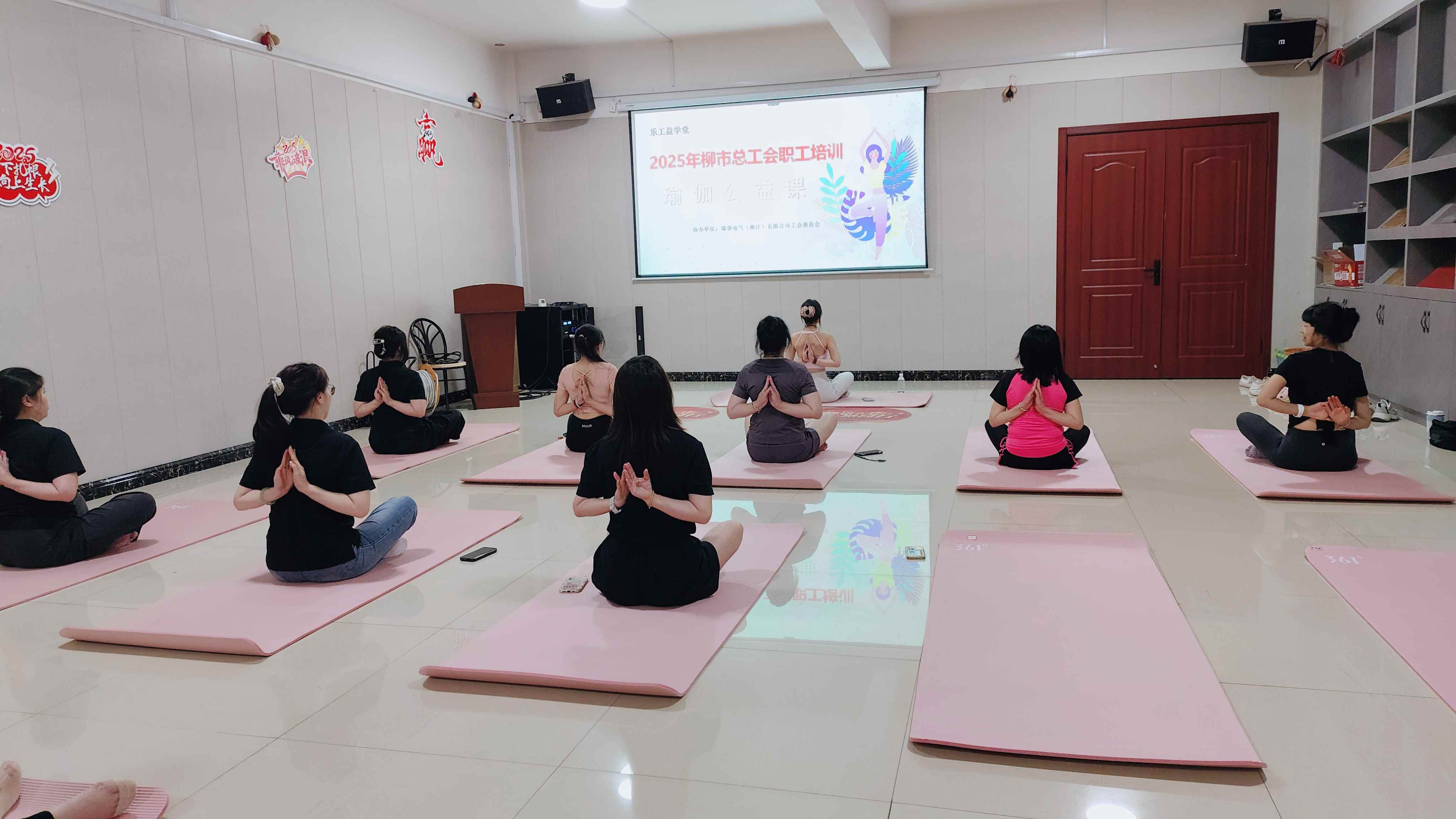 1761959578204516.jpg ce9a8732-5200-4ad9-8e97-9788ee531484.jpg